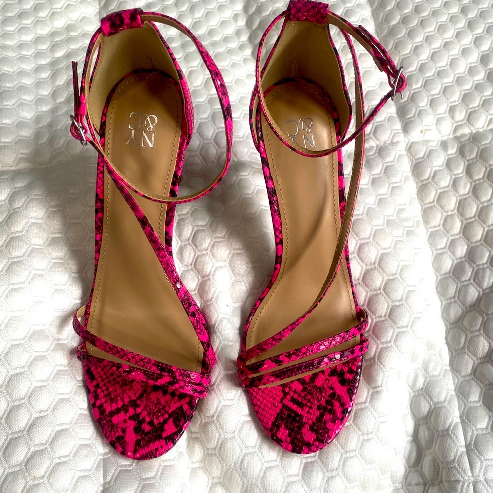 Ny & company pink snake skin sandals